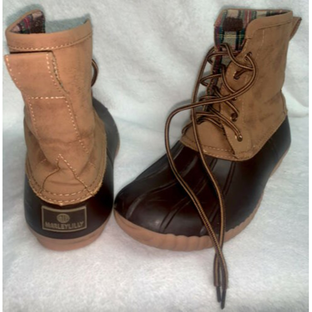 Women's MarleyLilly Duck Boots Size 10 Monogrammed Tongue Purchase Separate